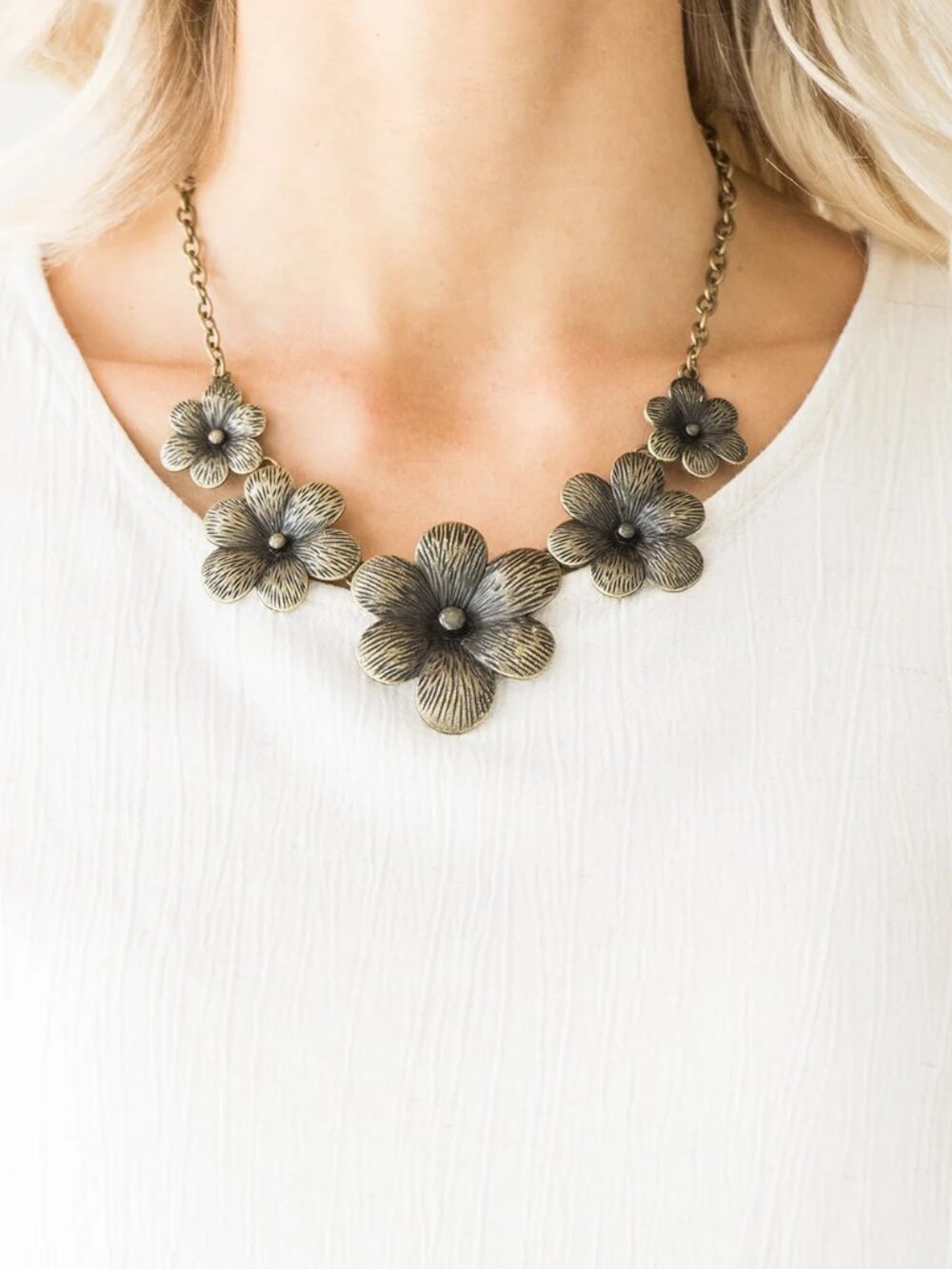 Paparazzi Jewelry Accessories - Secret Garden - Brass Necklace - Vintage